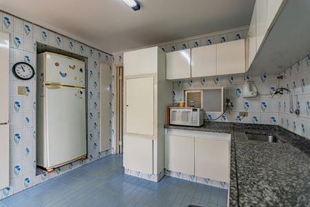 Casa à venda com 380m², 3 quartos e 6 vagas