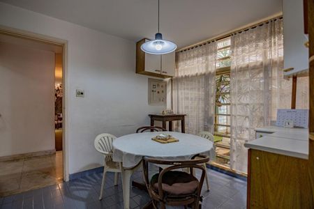 Casa à venda com 380m², 3 quartos e 6 vagas