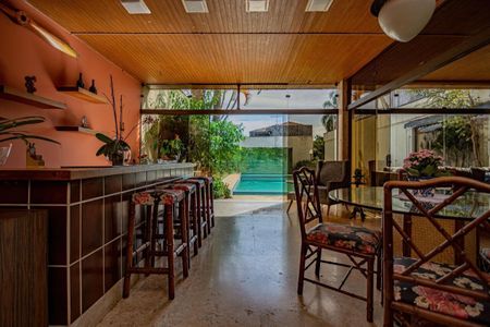 Casa à venda com 380m², 3 quartos e 6 vagas