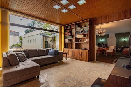 Casa à venda com 380m², 3 quartos e 6 vagas