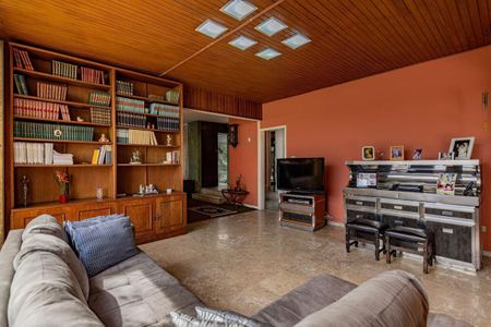 Casa à venda com 380m², 3 quartos e 6 vagas