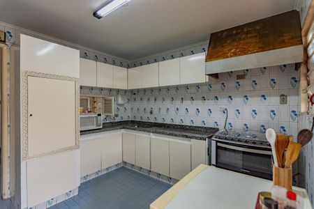 Casa à venda com 380m², 3 quartos e 6 vagas