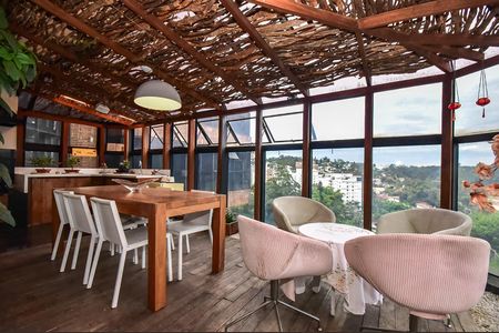 Apartamento à venda com 237m², 4 quartos e 4 vagasVaranda