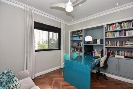 Apartamento à venda com 237m², 4 quartos e 4 vagasQuarto 2