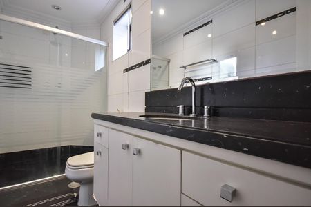 Apartamento à venda com 237m², 4 quartos e 4 vagasBanheiro