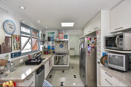 Apartamento à venda com 237m², 4 quartos e 4 vagasCozinha