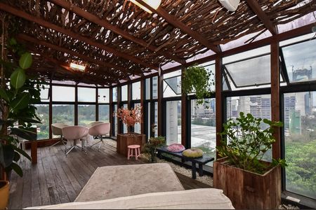 Apartamento à venda com 237m², 4 quartos e 4 vagasVaranda