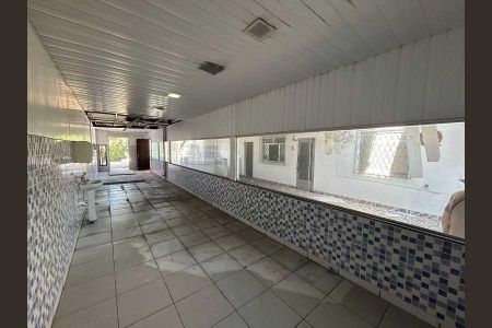 Casa à venda com 229m², 6 quartos e 6 vagas