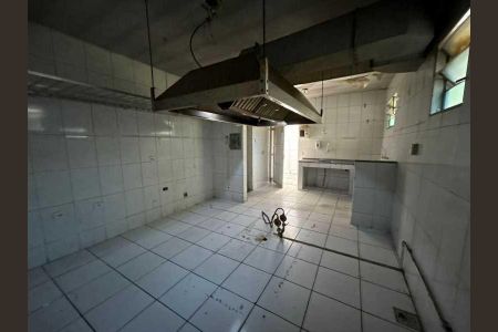 Casa à venda com 229m², 6 quartos e 6 vagas