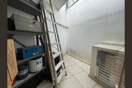 Casa à venda com 200m², 3 quartos e 2 vagasDespensa