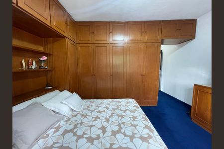 Casa à venda com 200m², 3 quartos e 2 vagasSuíte