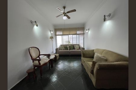 Casa à venda com 200m², 3 quartos e 2 vagasSala