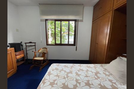 Casa à venda com 200m², 3 quartos e 2 vagasSuíte