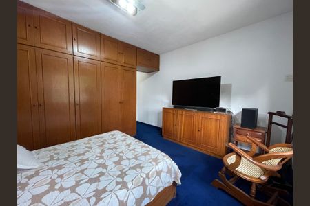 Casa à venda com 200m², 3 quartos e 2 vagasSuíte