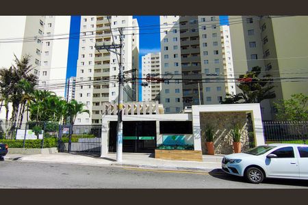 Apartamento para alugar com 70m², 3 quartos e 1 vaga Apartamento para alugar com 70m², 3 quartos e 1 vagaFachada