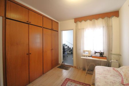 Casa à venda com 220m², 3 quartos e 2 vagasQuarto 3