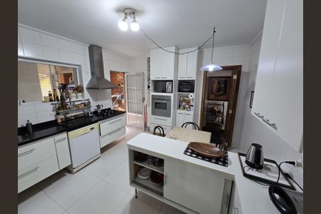 Casa à venda com 220m², 3 quartos e 2 vagasCozinha