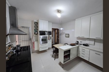 Casa à venda com 220m², 3 quartos e 2 vagasCozinha