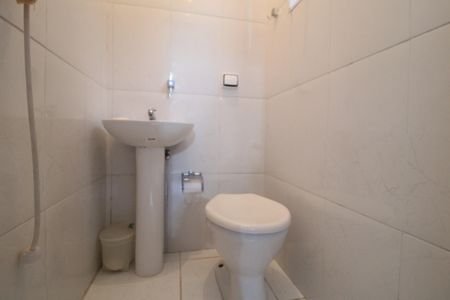 Casa à venda com 220m², 3 quartos e 2 vagasBanheiro de Serviço