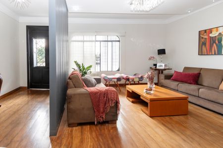 Casa à venda com 140m², 3 quartos e 2 vagasSala