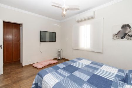 Casa à venda com 140m², 3 quartos e 2 vagasSuíte