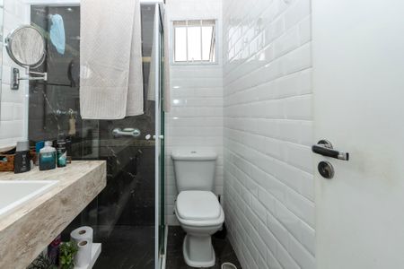 Casa à venda com 140m², 3 quartos e 2 vagasBanheiro da Suíte