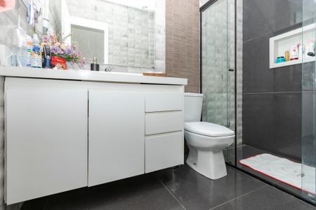 Casa à venda com 140m², 3 quartos e 2 vagasBanheiro