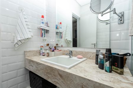 Casa à venda com 140m², 3 quartos e 2 vagasBanheiro da Suíte