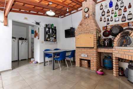 Casa à venda com 140m², 3 quartos e 2 vagasQuintal