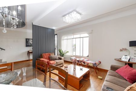 Casa à venda com 140m², 3 quartos e 2 vagasSala