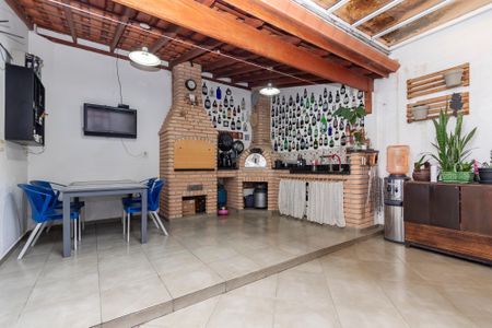 Casa à venda com 140m², 3 quartos e 2 vagasQuintal