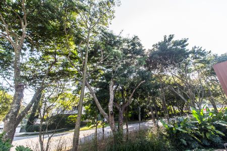 Casa à venda com 537m², 5 quartos e 4 vagas Casa à venda com 537m², 5 quartos e 4 vagasVista