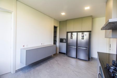 Casa à venda com 537m², 5 quartos e 4 vagas Casa à venda com 537m², 5 quartos e 4 vagasCozinha