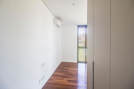 Casa à venda com 537m², 5 quartos e 4 vagas Casa à venda com 537m², 5 quartos e 4 vagasSuíte 4
