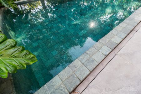 Casa à venda com 537m², 5 quartos e 4 vagas Casa à venda com 537m², 5 quartos e 4 vagasPiscina