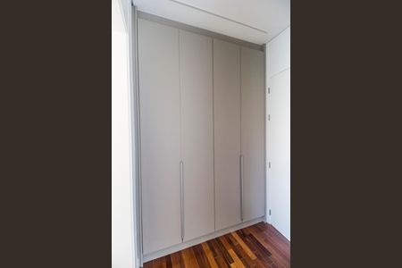 Casa à venda com 537m², 5 quartos e 4 vagas Casa à venda com 537m², 5 quartos e 4 vagasSuíte 2