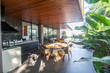 Casa à venda com 537m², 5 quartos e 4 vagas Casa à venda com 537m², 5 quartos e 4 vagasVaranda gourmet