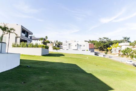 Casa à venda com 537m², 5 quartos e 4 vagas Casa à venda com 537m², 5 quartos e 4 vagasVista da Suíte