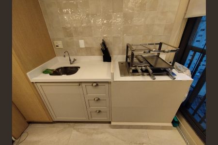 Apartamento à venda com 94m², 2 quartos e 2 vagas Apartamento à venda com 94m², 2 quartos e 2 vagasÁrea de Serviço