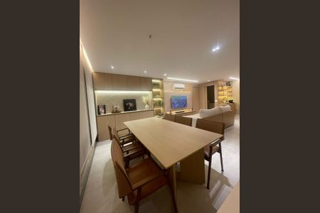 Apartamento à venda com 94m², 2 quartos e 2 vagas Apartamento à venda com 94m², 2 quartos e 2 vagasSala jantar