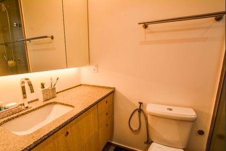 Apartamento à venda com 98m², 3 quartos e 2 vagasBanheiro da Suíte