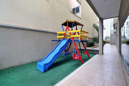 Apartamento à venda com 98m², 3 quartos e 2 vagasÁrea comum - Playground