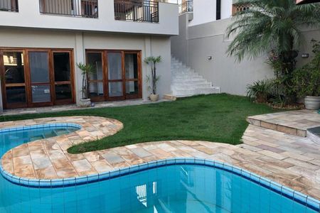 Casa à venda com 440m², 4 quartos e 4 vagas