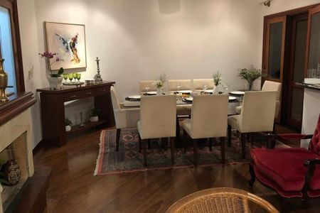 Casa à venda com 440m², 4 quartos e 4 vagas