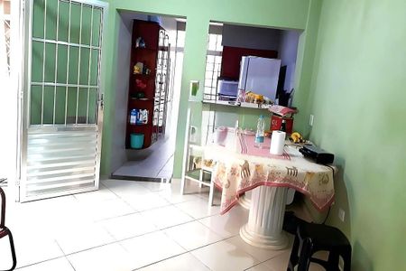 Casa à venda com 80m², 3 quartos e 2 vagas