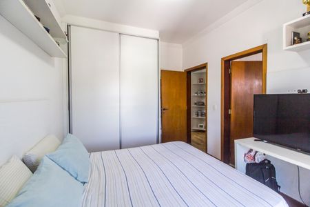 Casa à venda com 500m², 4 quartos e 3 vagasSuíte 2