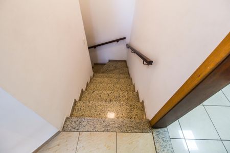 Casa à venda com 500m², 4 quartos e 3 vagasEscada