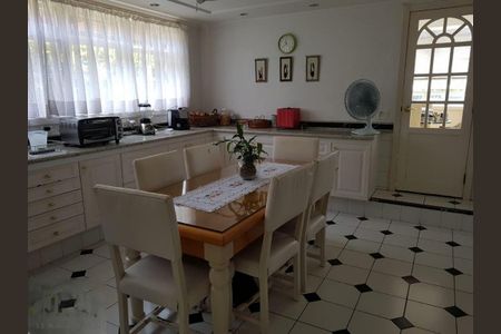 Casa à venda com 460m², 4 quartos e 4 vagas