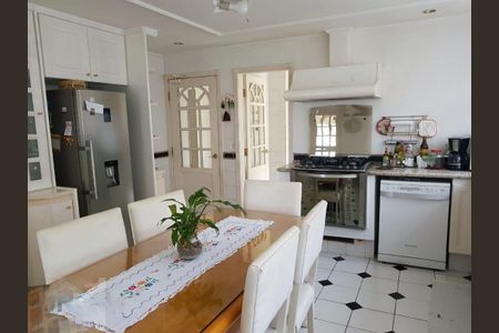 Casa à venda com 460m², 4 quartos e 4 vagas