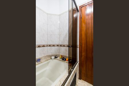 Casa à venda com 558m², 4 quartos e 6 vagasBanheiro Social